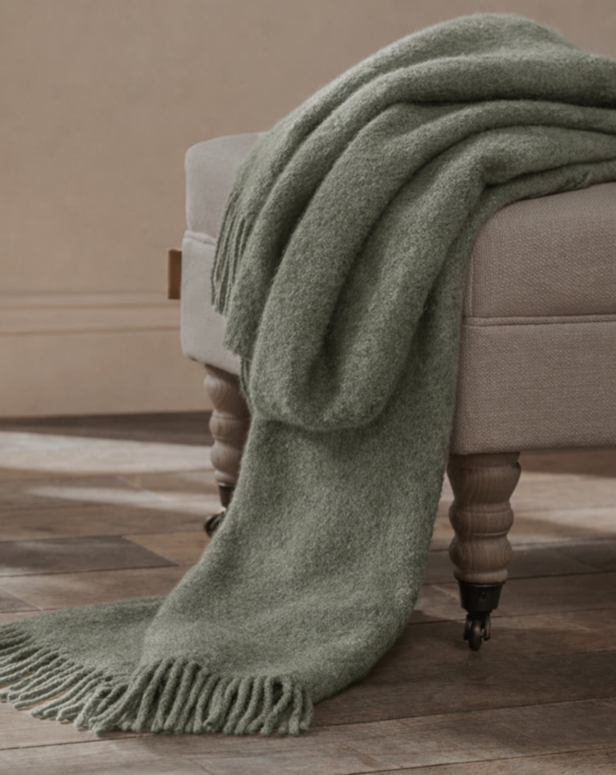 Canberra Natural Lambswool Throw - Moss Green