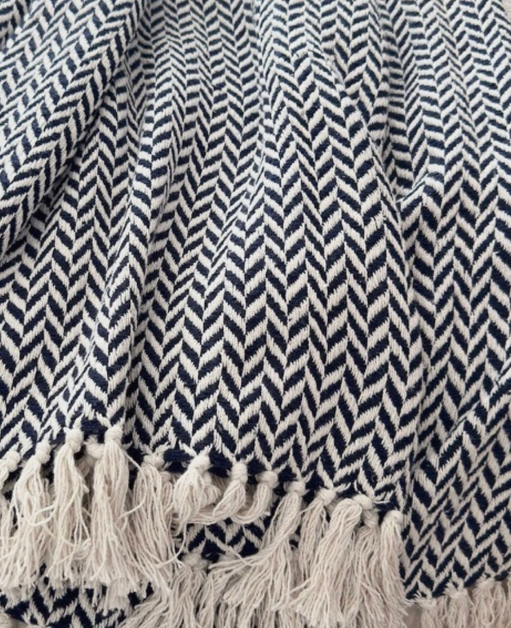 Oxford Minimal Design Throw - Chevron Navy