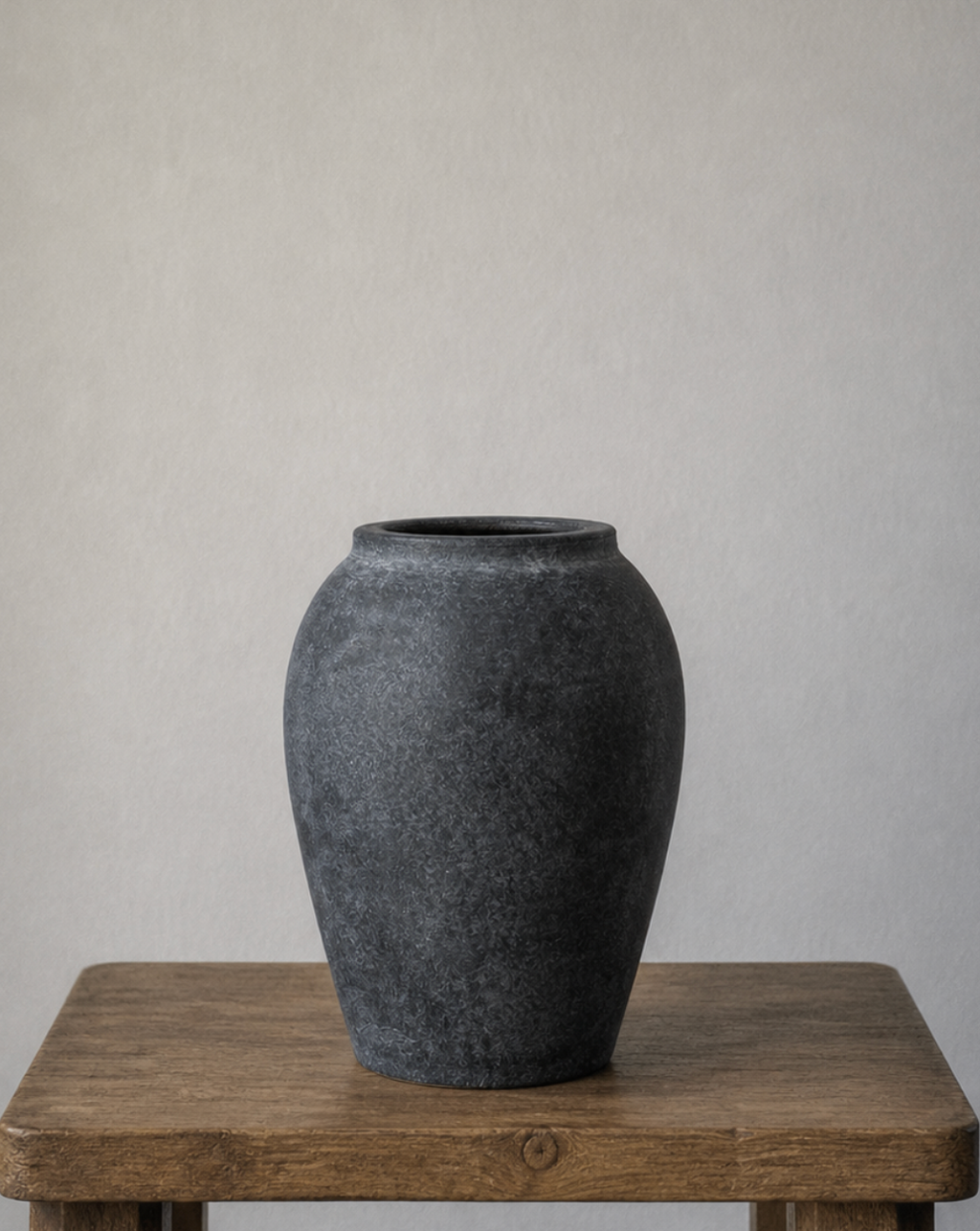 Cotswold Farmhouse Ceramic Vase - Rustic Black